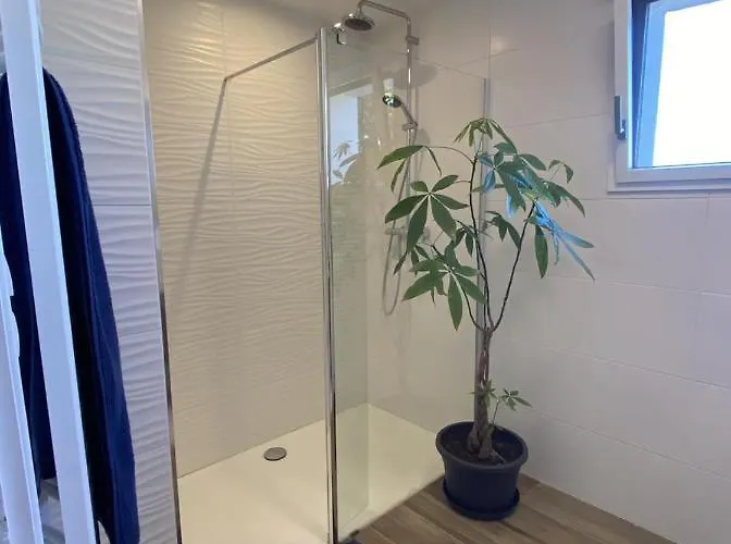 Avec Jacuzzi Ideale Pour Visiter La Normandie Δωμάτια σε οικογενειακή κατοικία Saint-Jean-du-Cardonnay